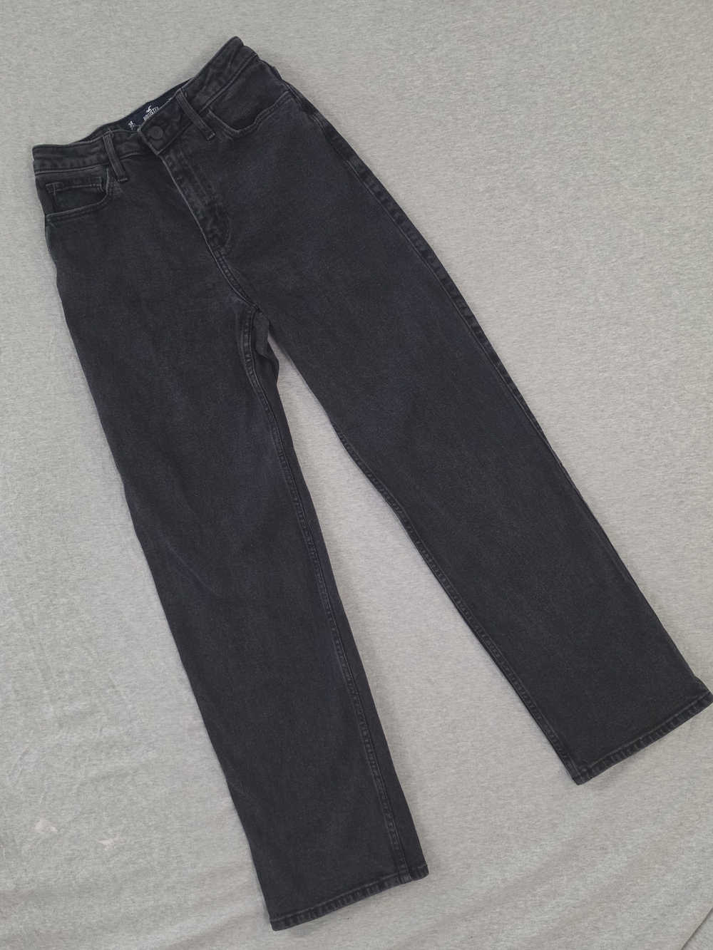Hollister Women's Ultra High-Rise Dad Jeans Straight Black Jeans Size 26